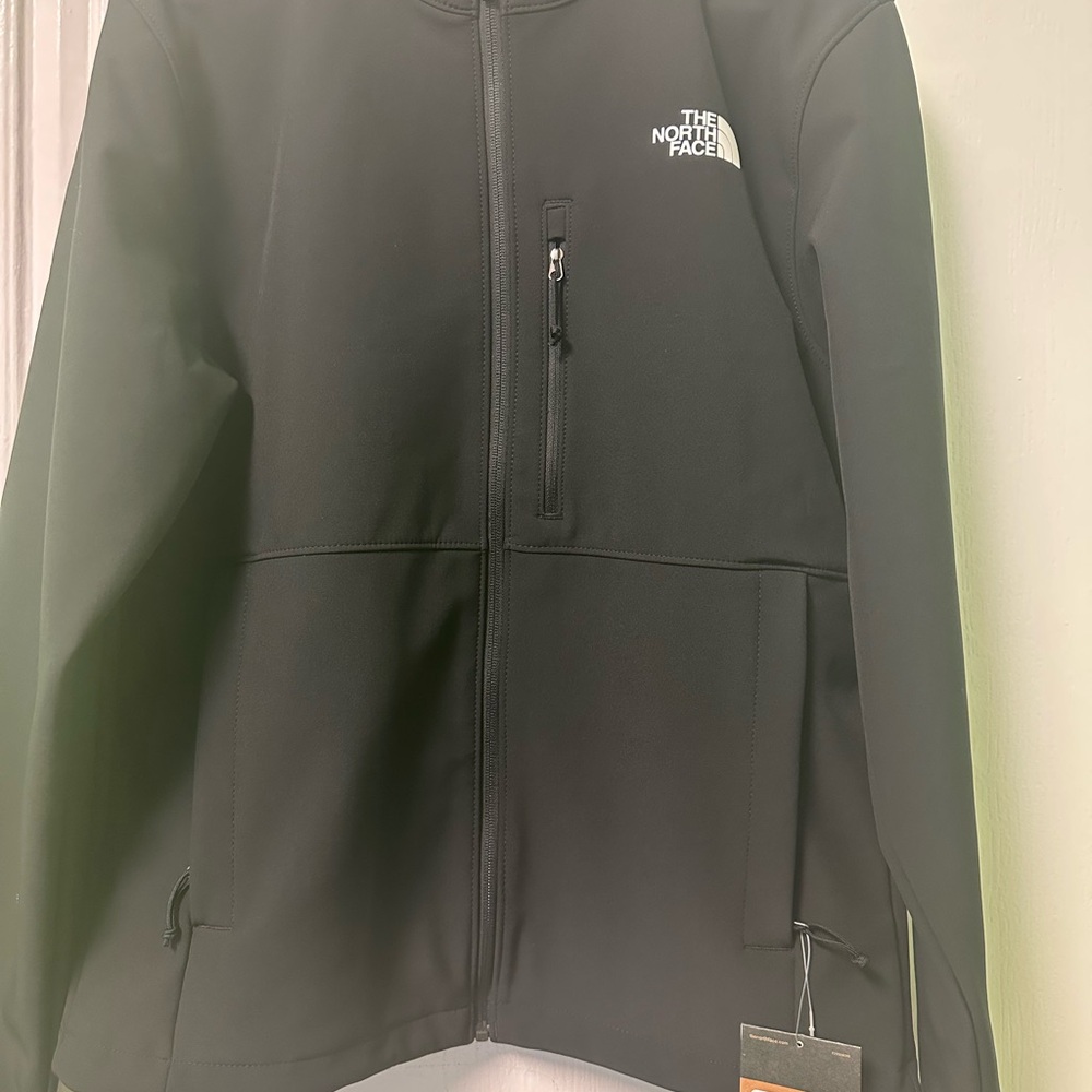 Brand new men’s Medium apex Bionic north face  jacket 
(Black color )